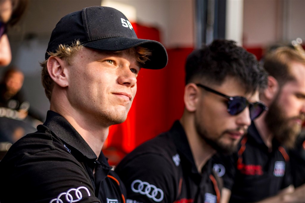 Sebastian Øgaard vil slutte sæsonen på podiet 
(Foto: SRO Motorsports Group)